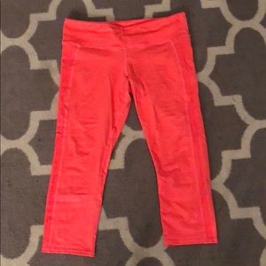 Alo yoga neon pink Capri leggings